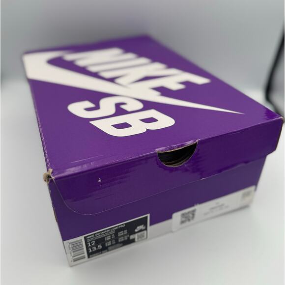 Nike SB Dunk Low Pro Green Black White BQ6817 302 - Picture 8 of 8